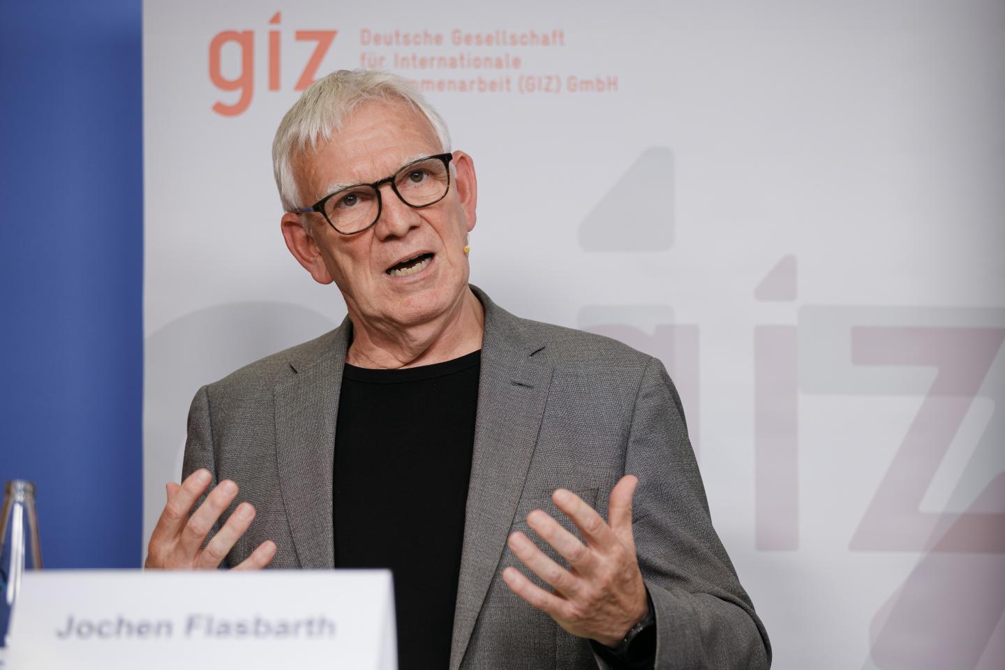 GIZ-Chairperson of the Supervisory Board and BMZ State Secretary Flasbarth speaks on the GIZ annual press conference.
