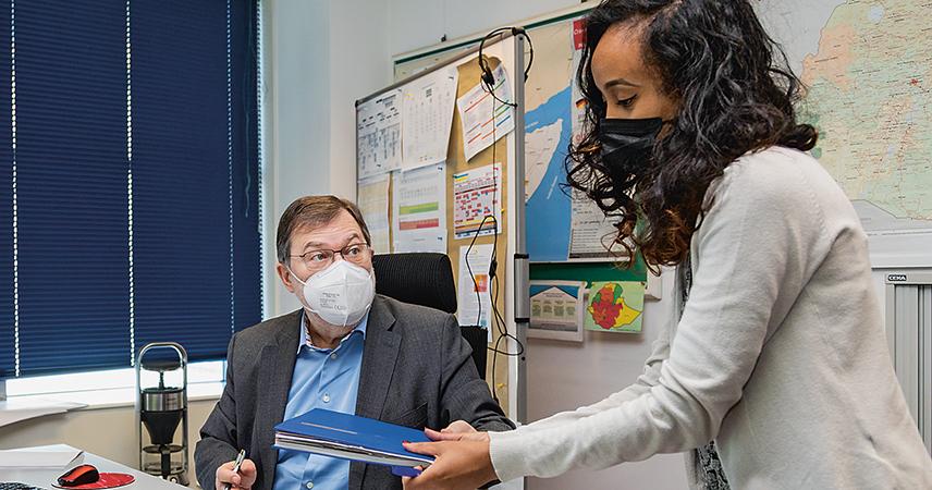 Peter Palesch works on the computer.