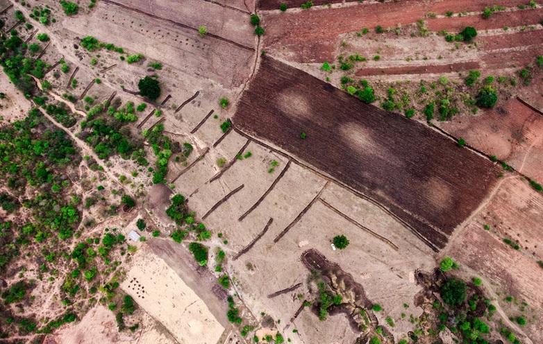 Drohnenaufnahme von Versickerungsgräben