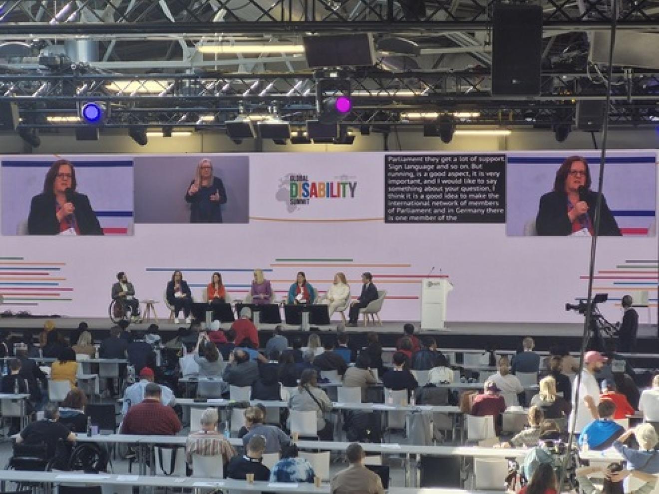 Ausschnitt einer Podiumsdiskussion auf dem Berliner Global Disability Summit.