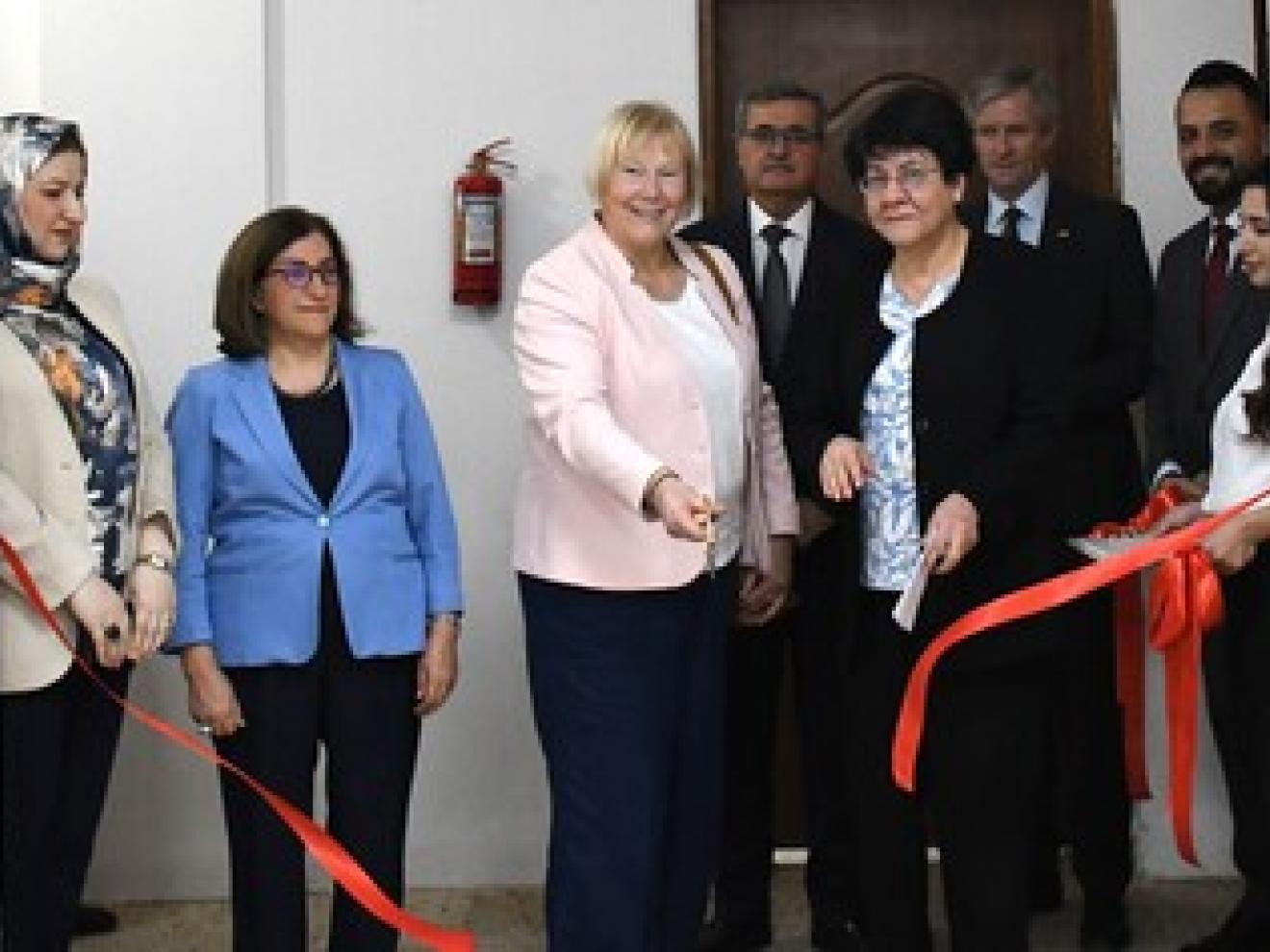 Representatives from Germany and the Kurdistan Region of Iraq officially inaugurate the new GMAC office within the MoLSA building.