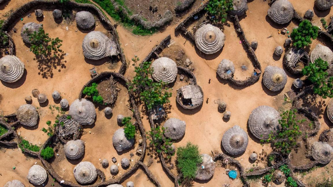 Drohnenaufnahme eines afrikansichen Sorfes