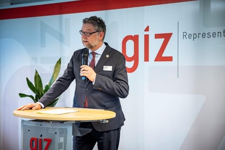 Thorsten Schäfer-Gümbel steht an einem Pult