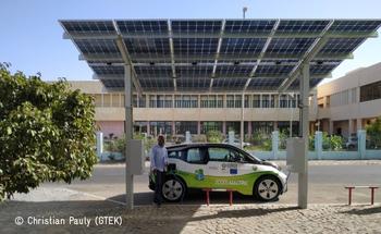 gizIMAGE-ecreee-ev-carport-815x500px-copyright-17