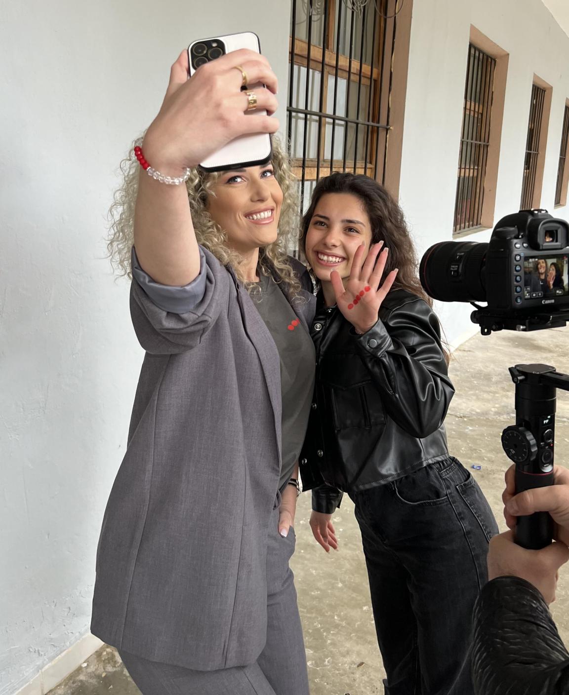 Fatma Haxhialiu Selfie with student.