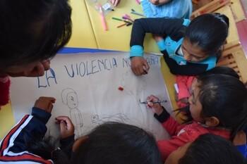 Escolares responden a la pregunta de qué representa la violencia para ellos y ellas