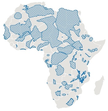 Eine Karte von Afrika zeigt die Regionen, in denen es grenzüberschreitende Gesteinskörper gibt, die Grundwasser weiterleiten können.