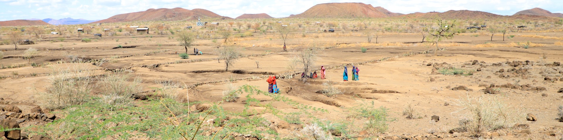 Eine steinige Landschaft im ländlichen Raum Afrikas.