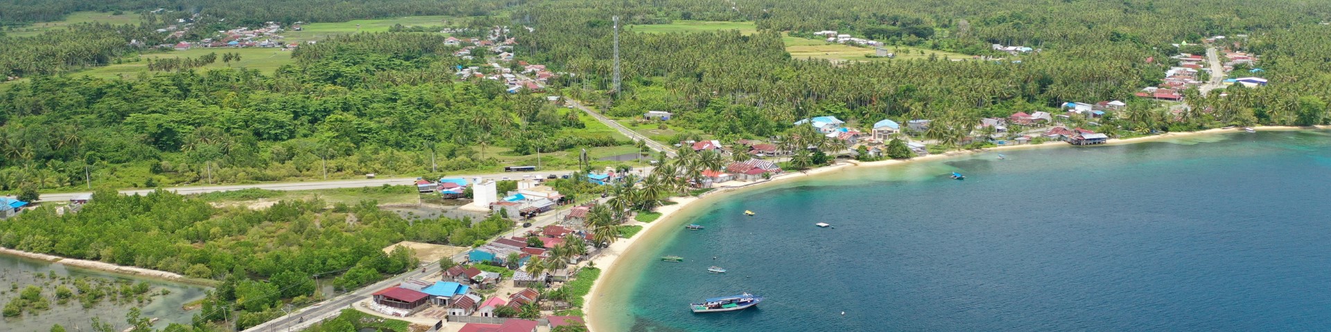 Ein Küstendorf in Parigi Moutong, Zentralsulawesi.