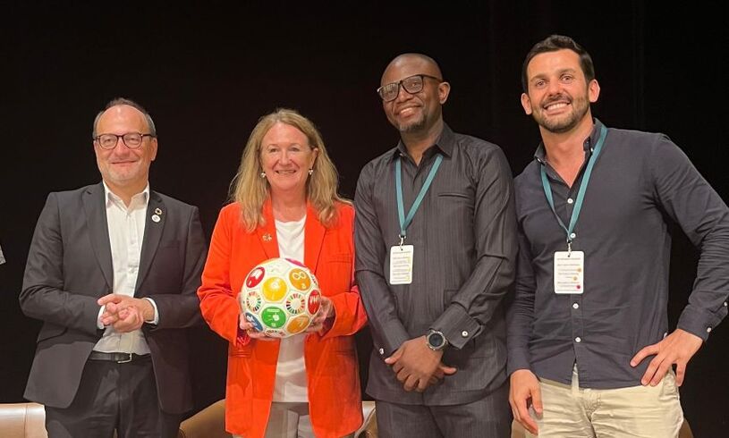 Gruppenbild vom Panel Sport für Entwicklung mit Rémy Rious (AFD), Ingrid Gabriela Hoven (GIZ), Dr. Decius Chipande und Yoan Noguier.